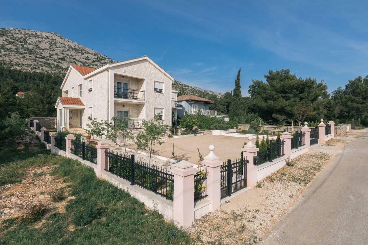 Hedon-Stone Apartment Starigrad Paklenica Bagian luar foto