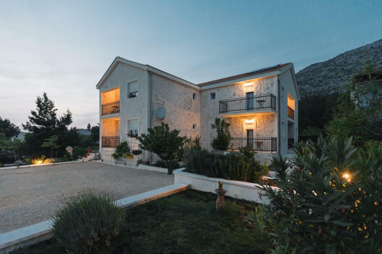 Hedon-Stone Apartment Starigrad Paklenica Bagian luar foto