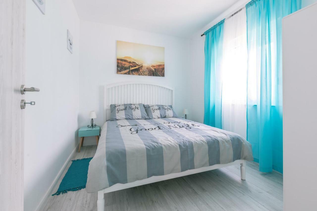 Hedon-Stone Apartment Starigrad Paklenica Bagian luar foto