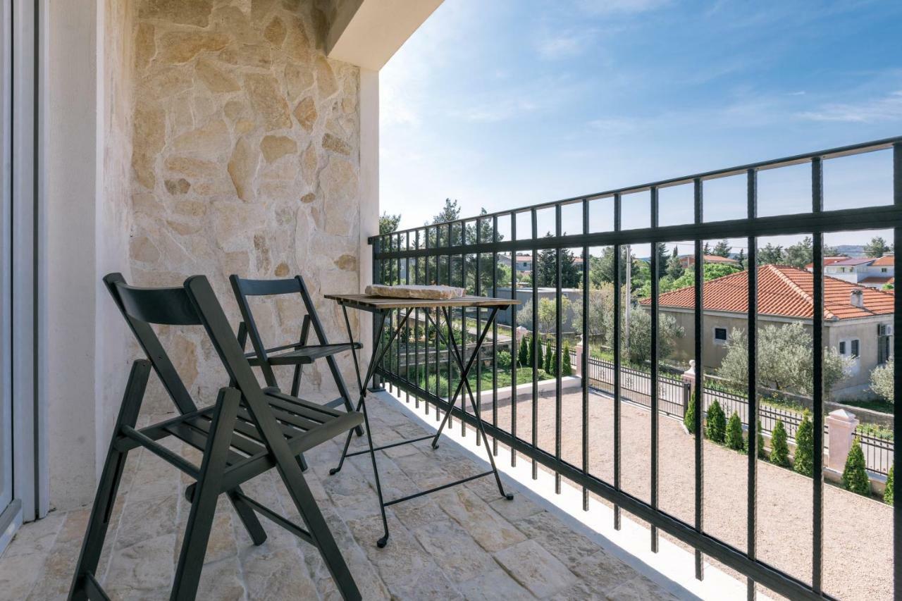 Hedon-Stone Apartment Starigrad Paklenica Bagian luar foto