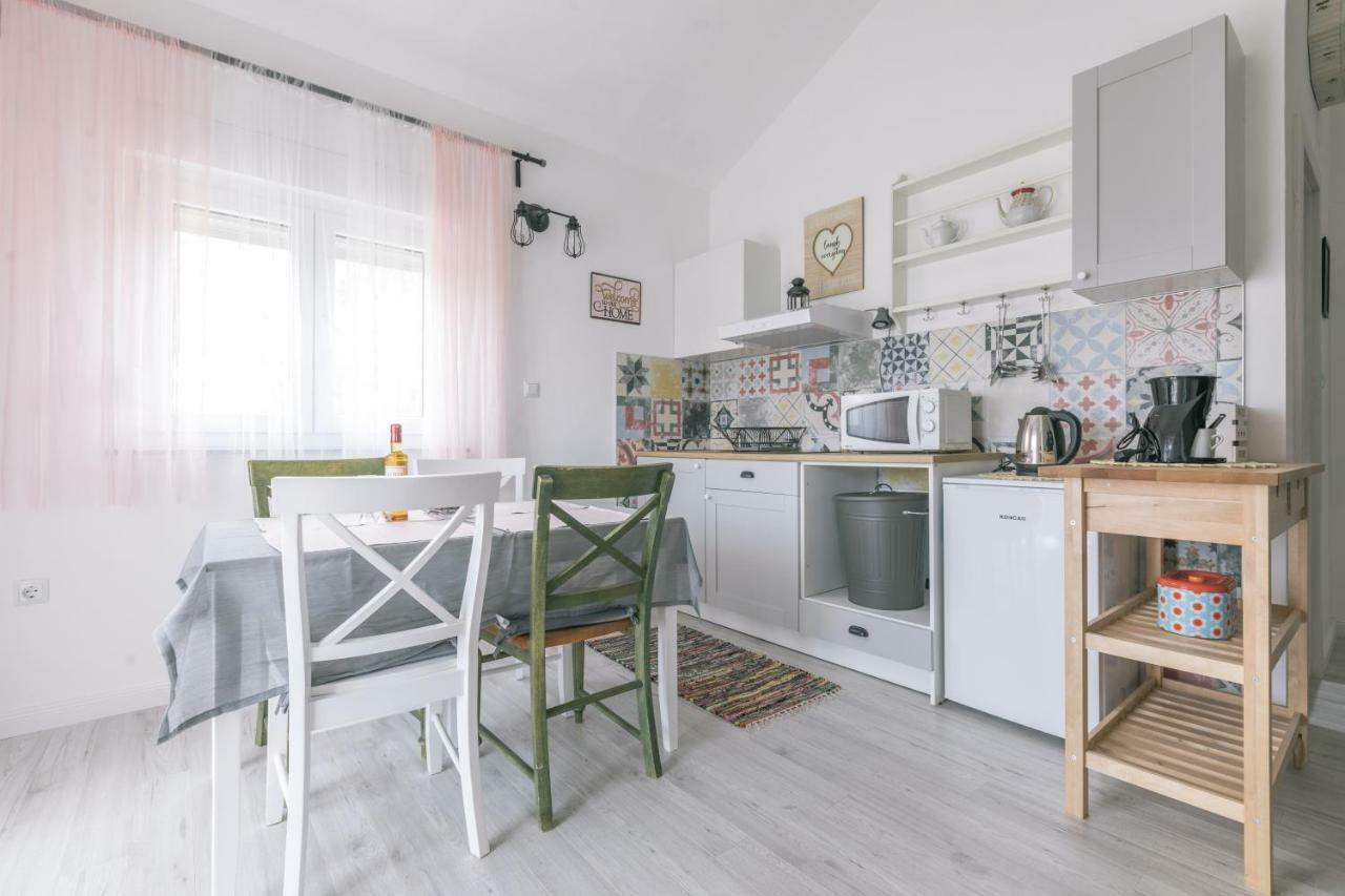 Hedon-Stone Apartment Starigrad Paklenica Bagian luar foto