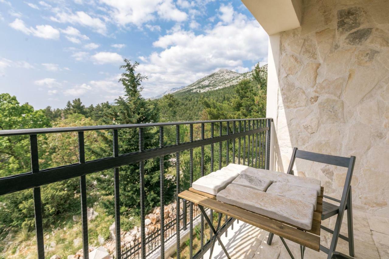 Hedon-Stone Apartment Starigrad Paklenica Bagian luar foto